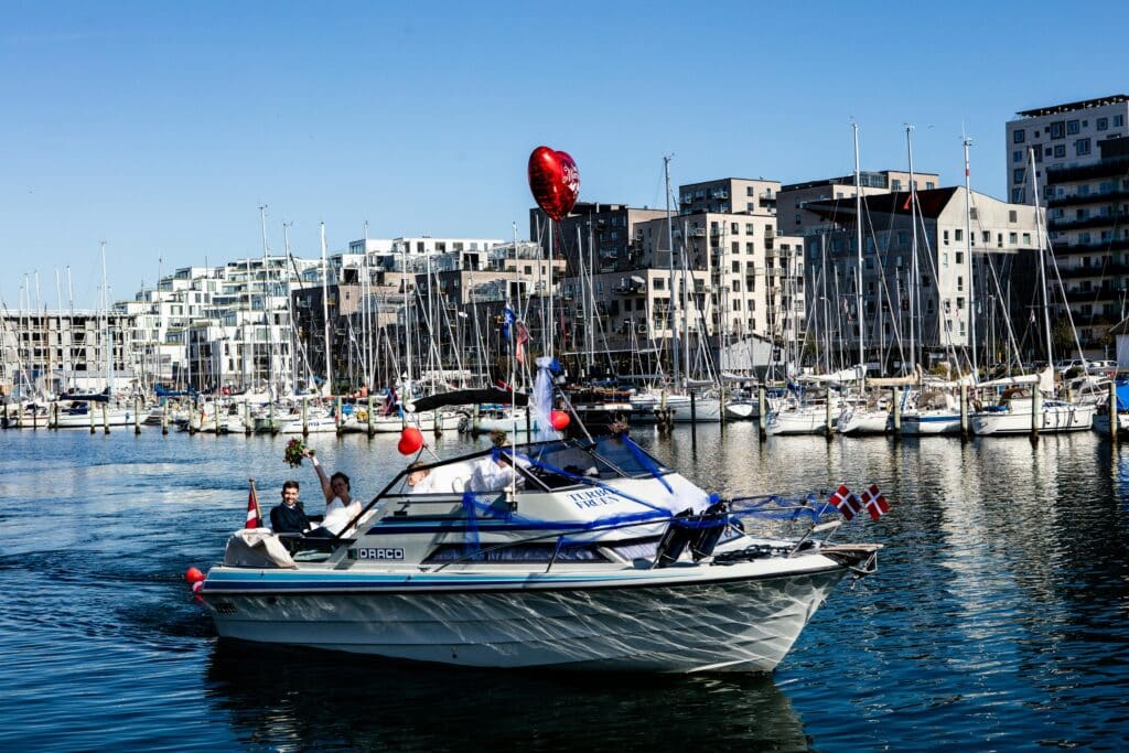 kleine huwelijks boot